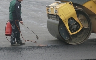 Einbau Asphaltdeckschicht